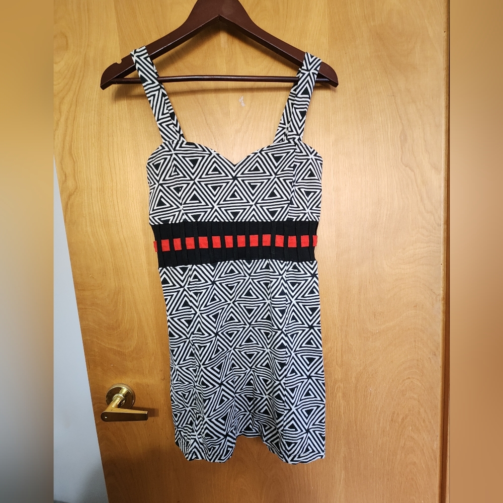Geometric Black and White Body contact Dress L